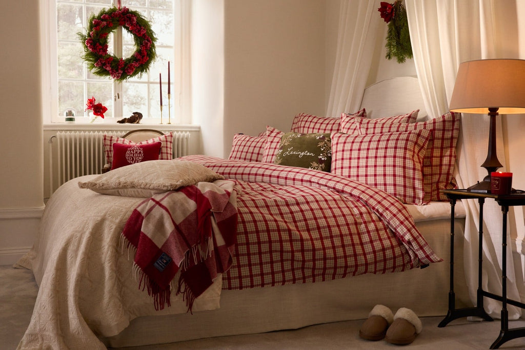 VI 20121_cc1433ca10-lexington_christmas_bed_red_liggande_021.jpg