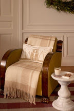 VI 20138_c6fedb3584-lexington_christmas_livingroom_sofa_plaed_022.jpg