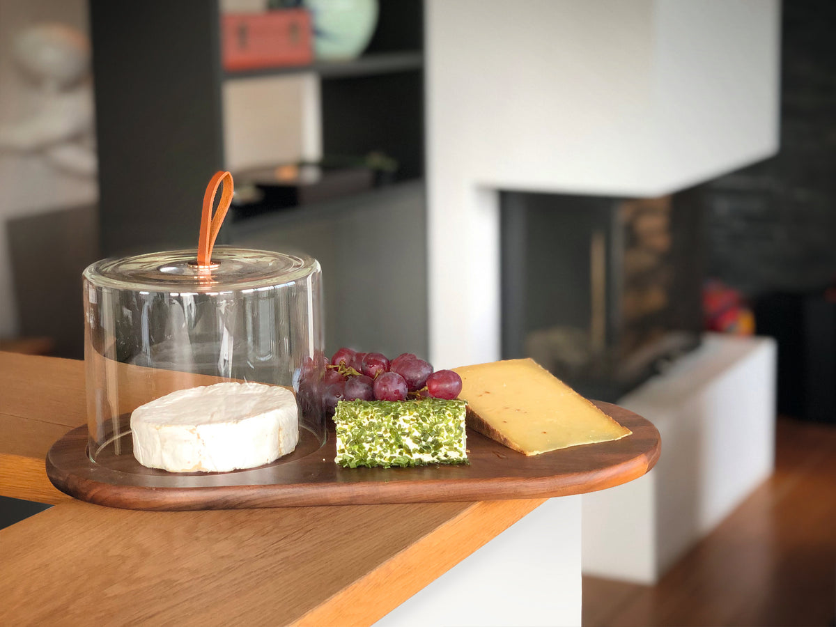 Philippi Walnut Käsebrett mit Glashaube