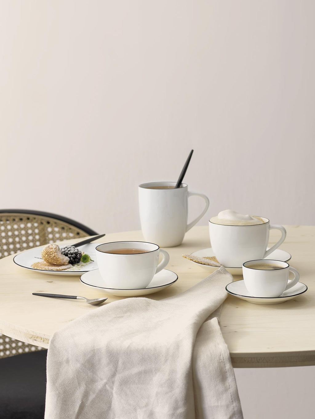 VI atable-Ligne-noire-Kaffee1_d293c87c-67bd-425c-81a8-c24aa7a55aea.jpg